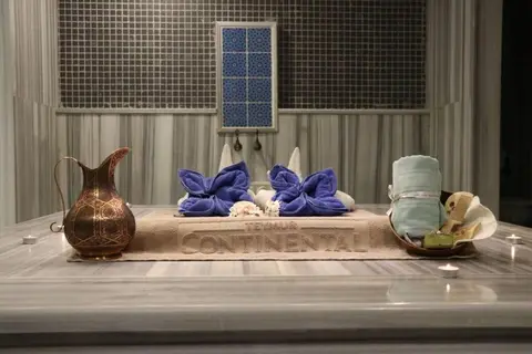 Teymur Continental Hotel & Convention Center in Şahinbey — foto 4