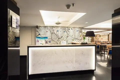 Kuta Beach Hotel in Kuta — foto 3