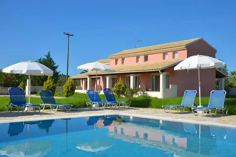 Megali Luxuries Apartments in Λιβάδι