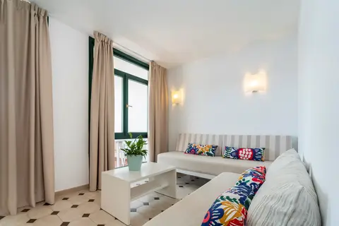 Hotel Apartamentos Beach Club Menorca in Es Mercadal — foto 20