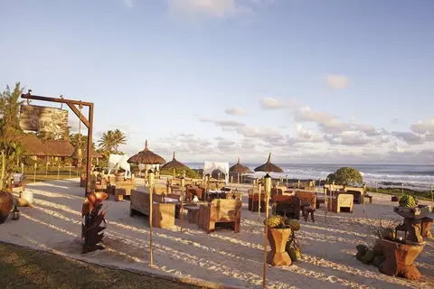 Shanti Maurice Resort & Spa in St Felix Public Beach, foto 10