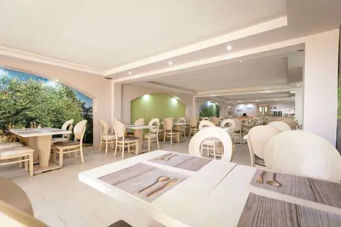 Cooee Mediterranean Beachhotel in Σκάλα Ραχωνίου — foto 6