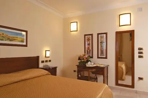 Buono Hotel in Napels — foto 6