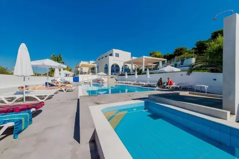 Eagles Nest Hotel in Πεύκοι — foto 2