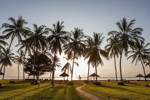 Neptune Paradise Beach Resort & Spa in Kasemeni ward — foto 16