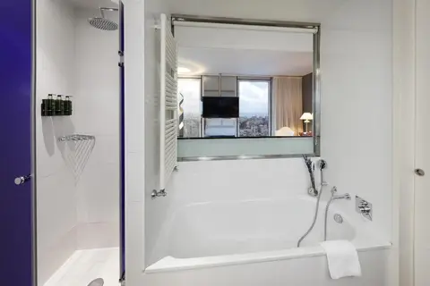 Hotel The Level at Meliá Barcelona Sky in Barcelona — foto 26