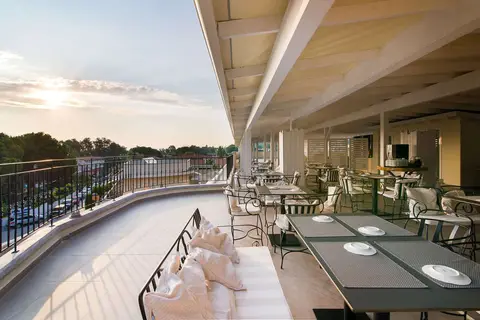 Neikos Mediterraneo Luxury Suites in Pallini Municipal Unit, foto 8