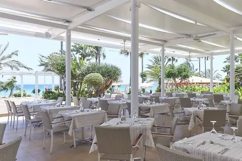 Sunrise Beach Hotel in Παραλίμνι — foto 17
