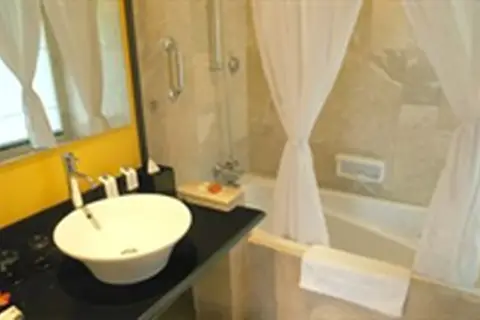 Hotel Legian Beach in Kuta — foto 23