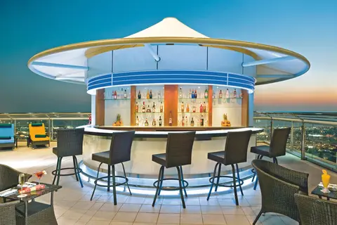 Four Points by Sheraton Sheikh Zayed Road, Dubai in Dubai — foto 4