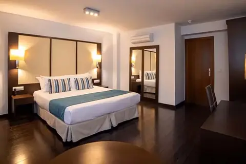 Occidental Pueblo Acantilado in el Campello — foto 3