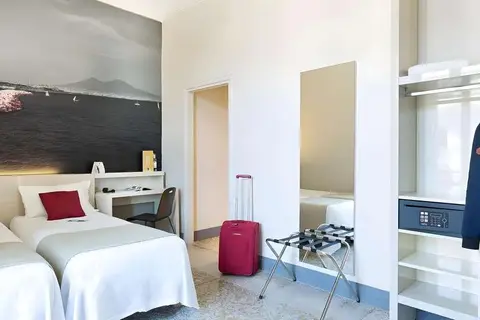 B&B HOTEL Napoli in Napels — foto 4
