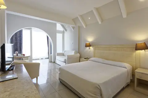 Radisson Blu Hotel, Larnaca in Larnaca — foto 26