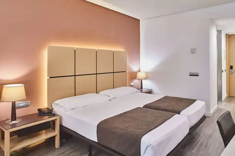 Hotel Silken Puerta Valencia in Valencia — foto 2