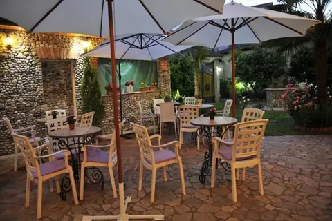Rose Garden Hotel in Shkodra — foto 7