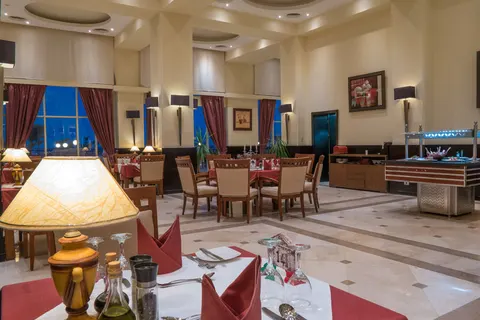 Cleopatra Luxury Resort in Xanadu Club Makadi Bay — foto 19