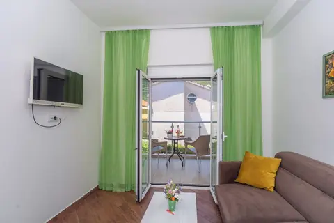 Apartments Fortunella in Petrovac na Moru — foto 26