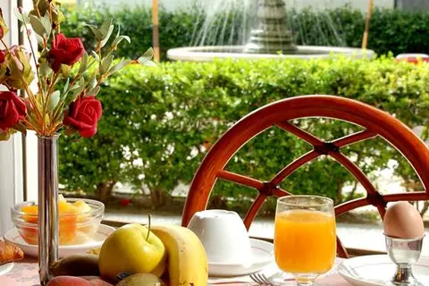 Hotel Cinque Terre in Gardone Riviera — foto 6