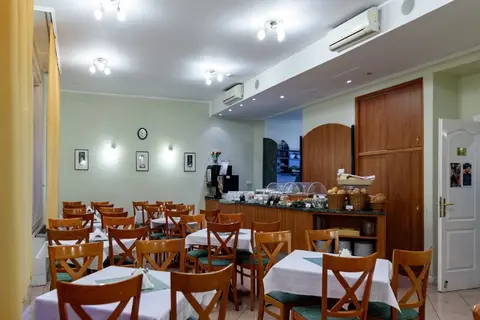 Baross City Hotel in Boedapest — foto 4