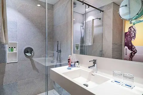 H10 Art Gallery in Barcelona — foto 18