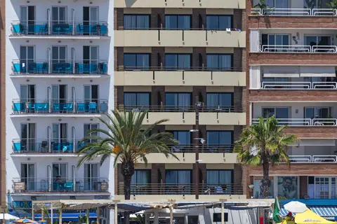 Almirall Apartaments in Lloret de Mar