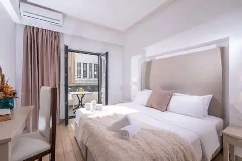 Golden Bay Suites in Δαράτσος — foto 12