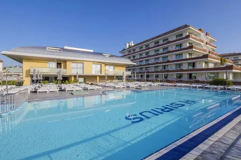 DWO Sirius by Checkin in Santa Susanna