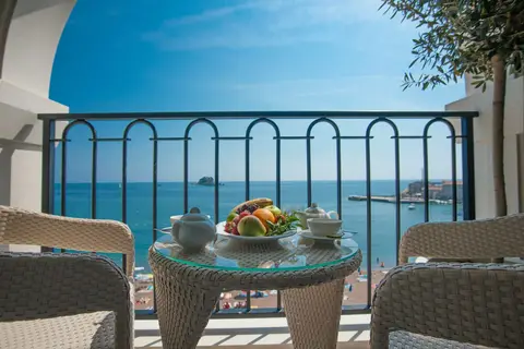 Riva in Petrovac na Moru — foto 5