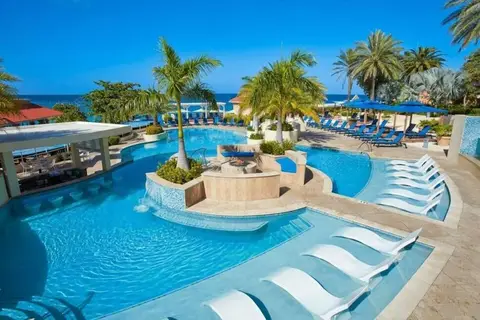 Divi Little Bay Beach Resort in Philipsburg