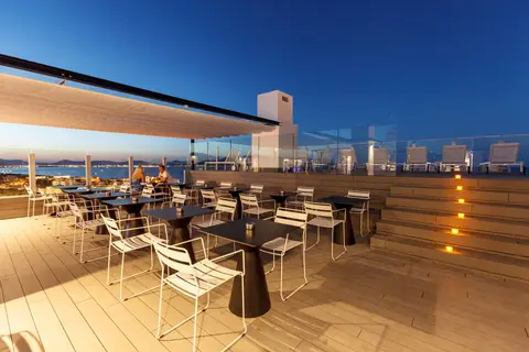 BG Tonga Tower Design Hotel & Suites in Santa Margalida — foto 30