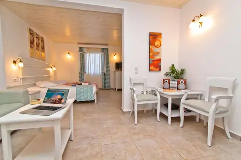 Yiannaki Hotel in Άγιος Ιωάννης Διακόφτης — foto 6