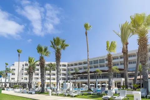 Alexander The Great Beach Hotel in Paphos — foto 24