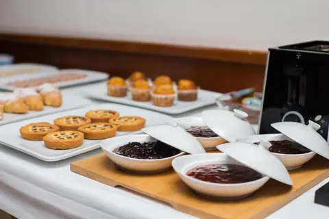 Arber Hotel in Tirana — foto 13