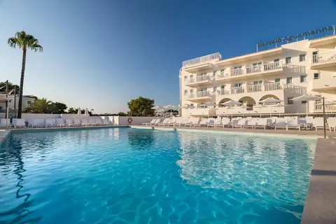 Barceló Ponent Beach in Cala Ferrera — foto 9
