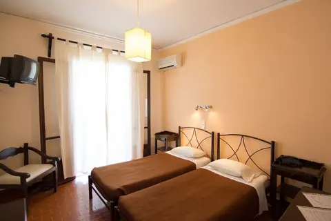 Annaliza Aparthotel in Ypsos — foto 22
