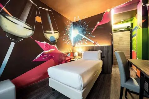 Muraless Art Hotel in Castel d'Azzano — foto 6