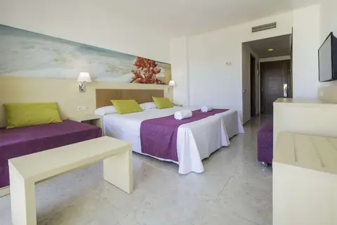 Blue Sea Coral Beach in Santa Eulària des Riu — foto 6