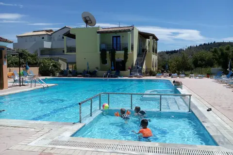 Amadeus Hawaii Studios & Apartments in Σιδάρι — foto 21