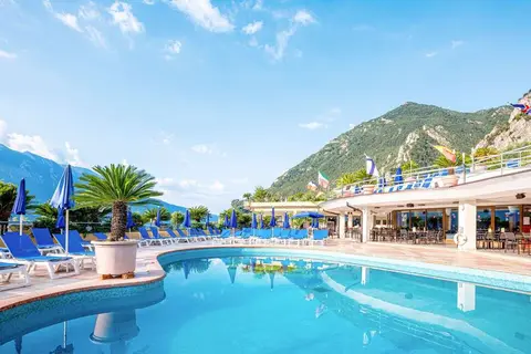 Hotel San Pietro Limone sul Garda in Limone sul Garda — foto 2