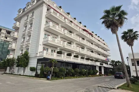 Flower Hotel in Golem, foto 10