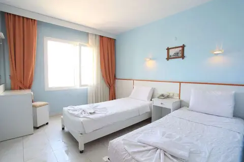 Golden Moon Hotel in Kuşadası — foto 2