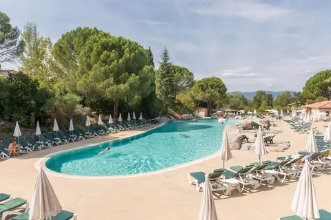 Village Le Rouret En Ardèche in Grospierres — foto 8