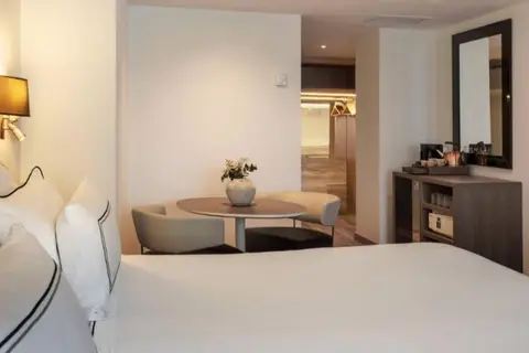 Melia Lebreros in Sevilla — foto 5