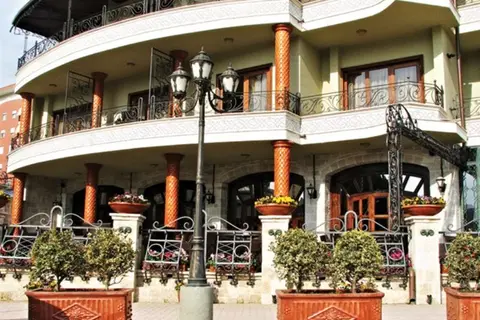 Dinasty Hotel in Tirana — foto 5