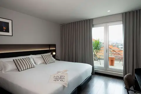 chic&basic Gravity in Porto