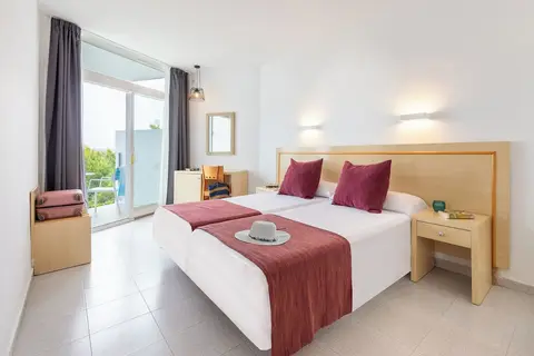 Hotel Vibra Riviera in Sant Josep de sa Talaia — foto 19