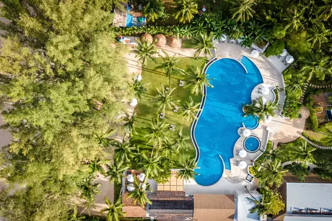 OUTRIGGER Khao Lak Beach Resort in ท่าเสด็จ — foto 26
