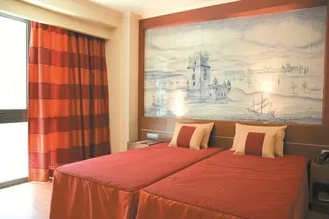 Turim Europa Hotel in Almada — foto 2