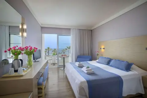 Louis Ledra Beach Hotel in Γεροσκήπου — foto 28