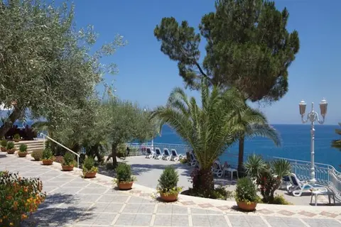 Hotel Kalura in Cefalu — foto 21